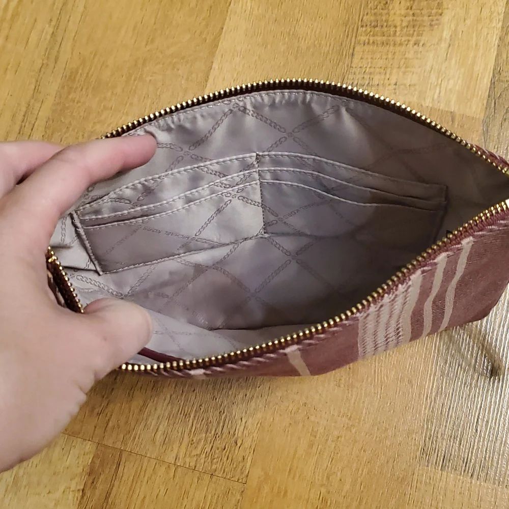 Michael Kors Metallic Signature Jet Set Burgundy Striped Large‎ Wristlet